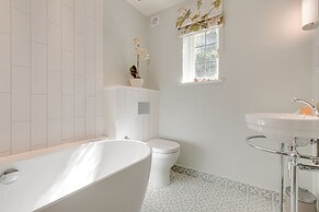 Honeypot Cottage - From 500 Per Night