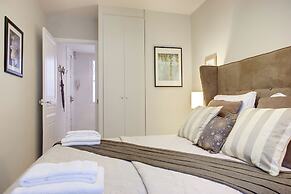 Paris Sevigne Elegant residence