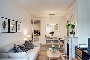 Paris Sevigne Elegant residence