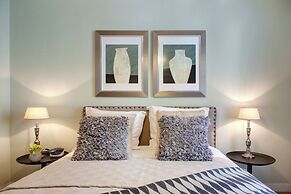 Paris Sevigne Elegant residence