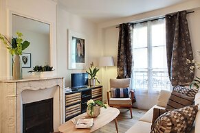 Paris Sevigne Elegant residence