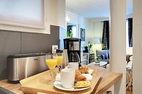 Paris Sevigne Elegant residence