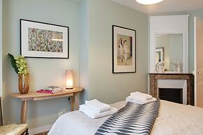 Paris Sevigne Elegant residence