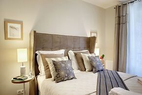 Paris Sevigne Elegant residence