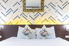 The Chic Patong
