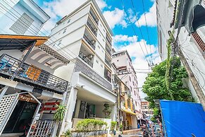 The Chic Patong