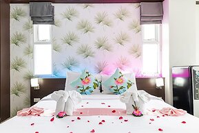 The Chic Patong