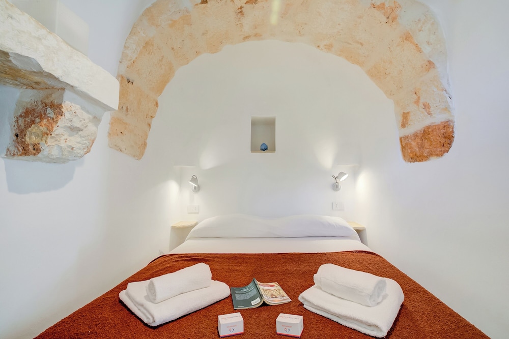 Dimora Tra Gli Ulivi With Private Jacuzzi