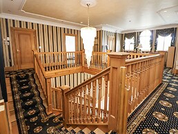 Mount House