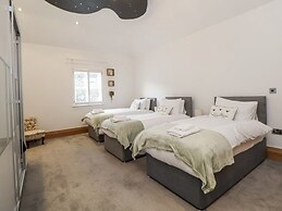 Mount House