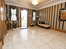 Mount House