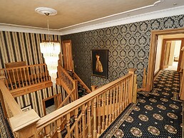 Mount House