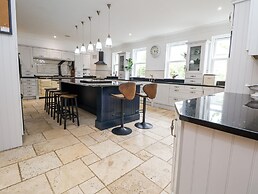 Mount House