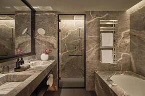 The Florentin by Althoff Collection