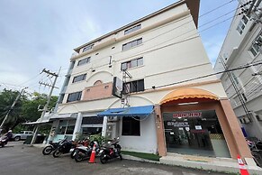 Lucky Inn Suites
