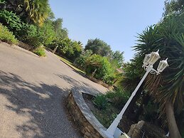 GARDEN HOTEL