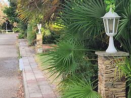 GARDEN HOTEL