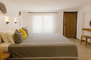 Milolithos Sunkissed Getaway Seaside Pool Escape