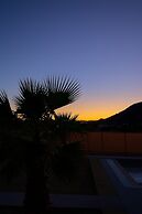 Milolithos Sunkissed Getaway Seaside Pool Escape