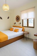 Milolithos Sunkissed Getaway Seaside Pool Escape