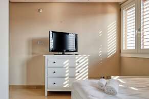 Elegant apt with parking and balcony