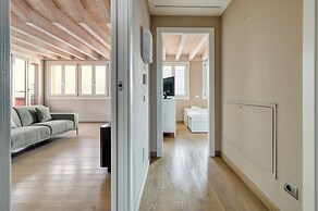 Elegant apt with parking and balcony