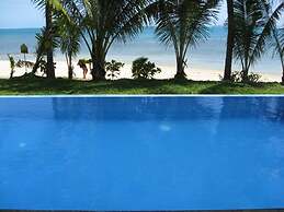 Beachfront Oasis With Private Pool and Jacuzzi on Samui's Bang Por Bea