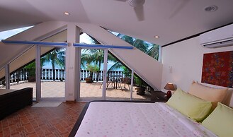 Beachfront Oasis With Private Pool and Jacuzzi on Samui's Bang Por Bea