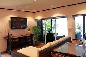 Beachfront Oasis With Private Pool and Jacuzzi on Samui's Bang Por Bea