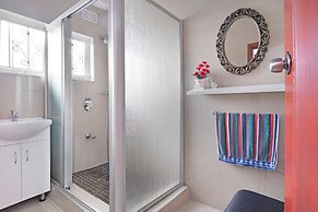 25 Jacaranda Lodge & Backpackers