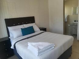 25 Jacaranda Lodge & Backpackers