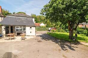 4 Bed-2 Bath-bar-pool Table-library- Xmas Venue