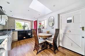 4 Bed-2 Bath-bar-pool Table-library- Xmas Venue