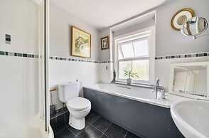 4 Bed-2 Bath-bar-pool Table-library- Xmas Venue