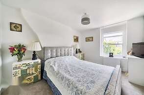 4 Bed-2 Bath-bar-pool Table-library- Xmas Venue