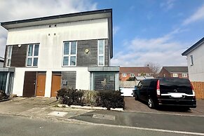 3 Bed-sleeps 6-garden-parking-pets