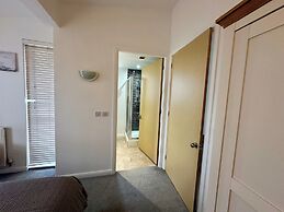 3 Bed-sleeps 6-garden-parking-pets