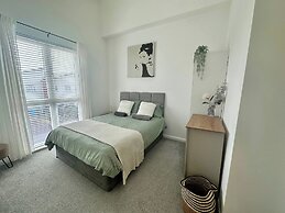 3 Bed-sleeps 6-garden-parking-pets
