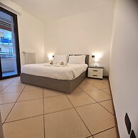Central Apartment Caniggia 1 With Terrace in Como