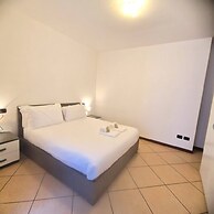 Central Apartment Caniggia 1 With Terrace in Como
