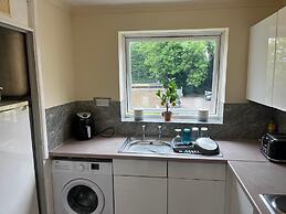 Enfield City Apartment Retreat