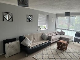 Enfield City Apartment Retreat