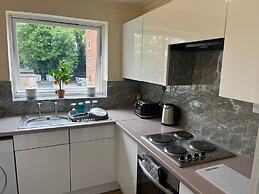 Enfield City Apartment Retreat