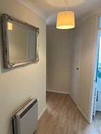 Enfield City Apartment Retreat