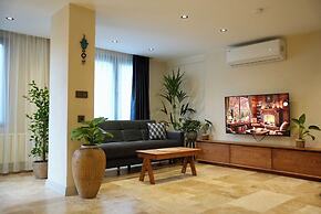 Khalkedon Suites