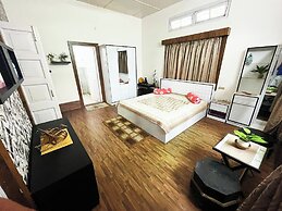 Amchong Park And resorts