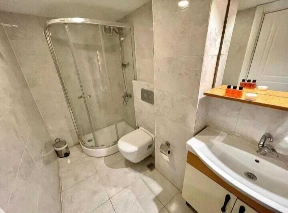 N-Y Suites