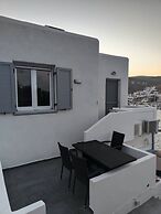 Theis Seafront Retreat - Loutra Seaview Bliss