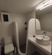 Theis Seafront Retreat - Loutra Seaview Bliss