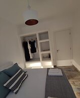 Theis Seafront Retreat - Loutra Seaview Bliss